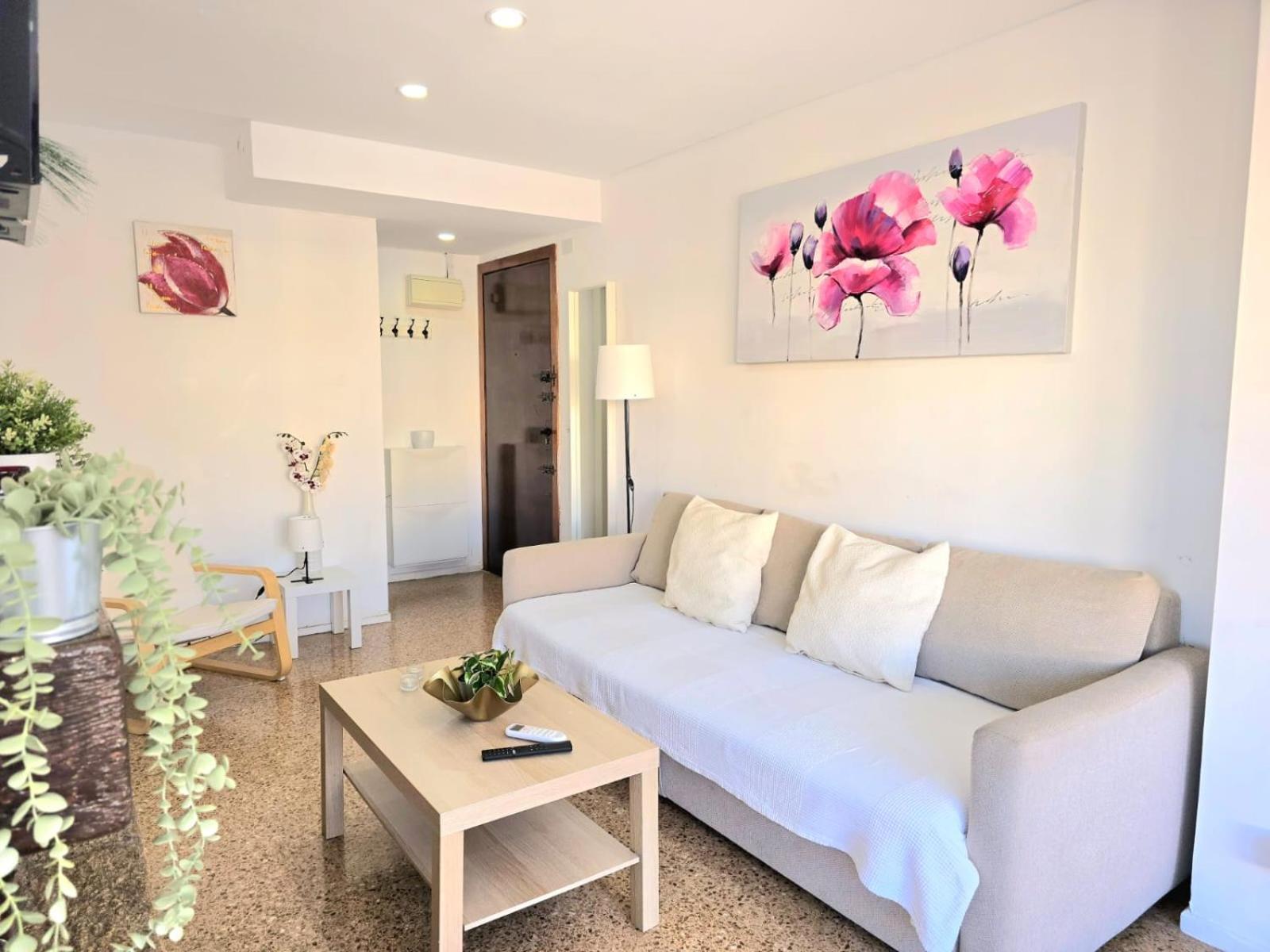 Nogalera Rainbow 2-Bedroom Apartment, Pool And Parking By Namaste Elite Торремолинос Экстерьер фото