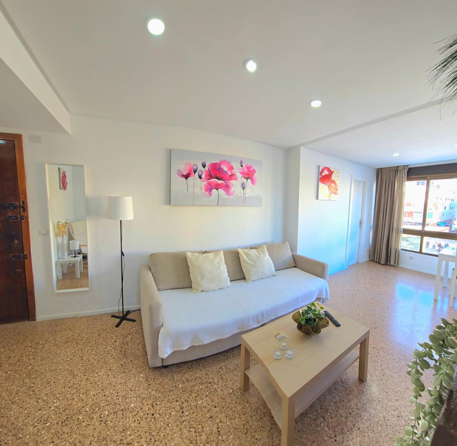 Nogalera Rainbow 2-Bedroom Apartment, Pool And Parking By Namaste Elite Торремолинос Экстерьер фото