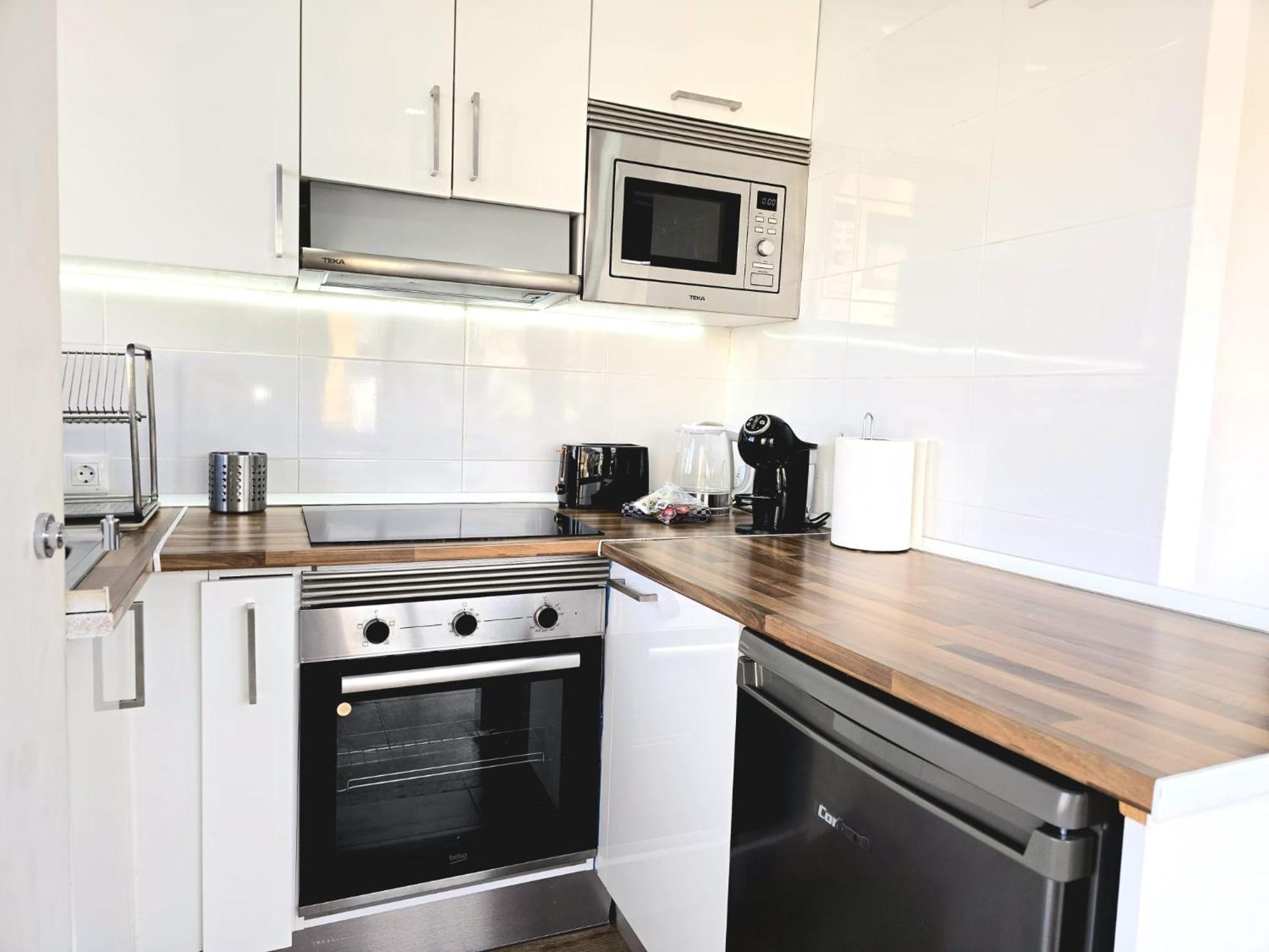 Nogalera Rainbow 2-Bedroom Apartment, Pool And Parking By Namaste Elite Торремолинос Экстерьер фото