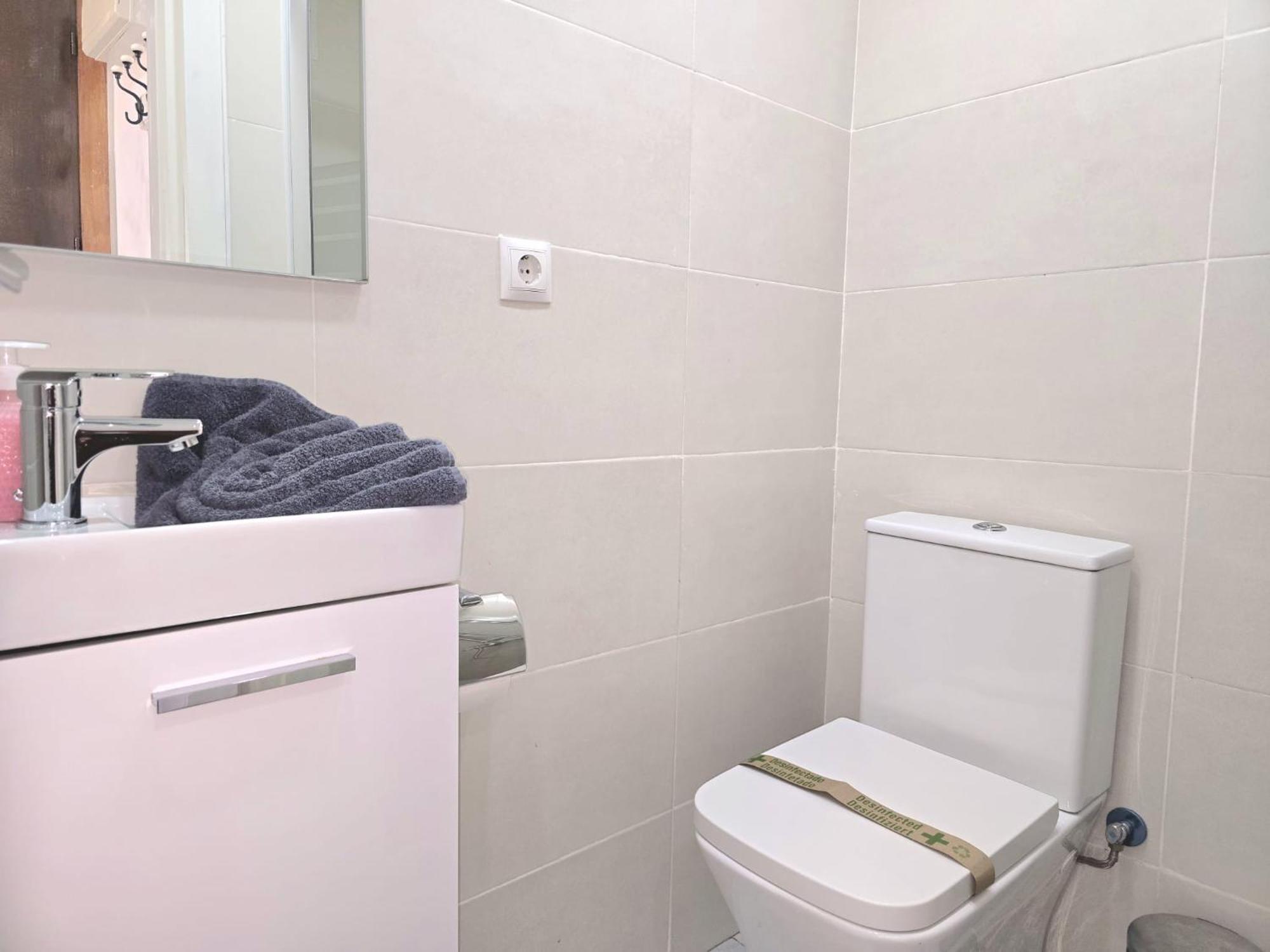 Nogalera Rainbow 2-Bedroom Apartment, Pool And Parking By Namaste Elite Торремолинос Экстерьер фото