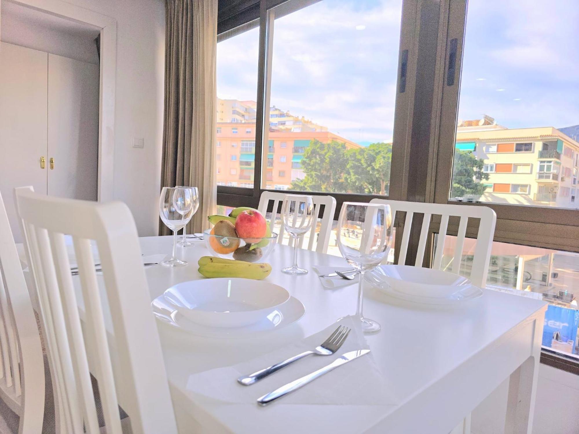 Nogalera Rainbow 2-Bedroom Apartment, Pool And Parking By Namaste Elite Торремолинос Экстерьер фото